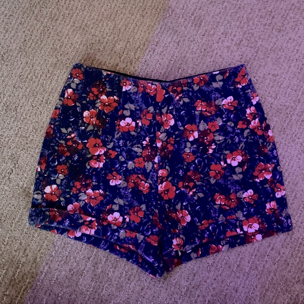 Hollister High Rise Flower Patterned Shorts
